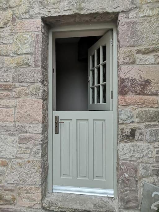 Converted Cattle Barn Overlooking Strangford Lough Newtownards Bagian luar foto